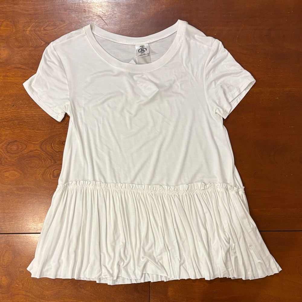 Agnes &‎ Dora Relaxed Ruffle Tee.  NWT.  XXS